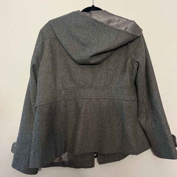 Romy Coat with hood. Gray. Size Medium. - Picture 2 of 6
